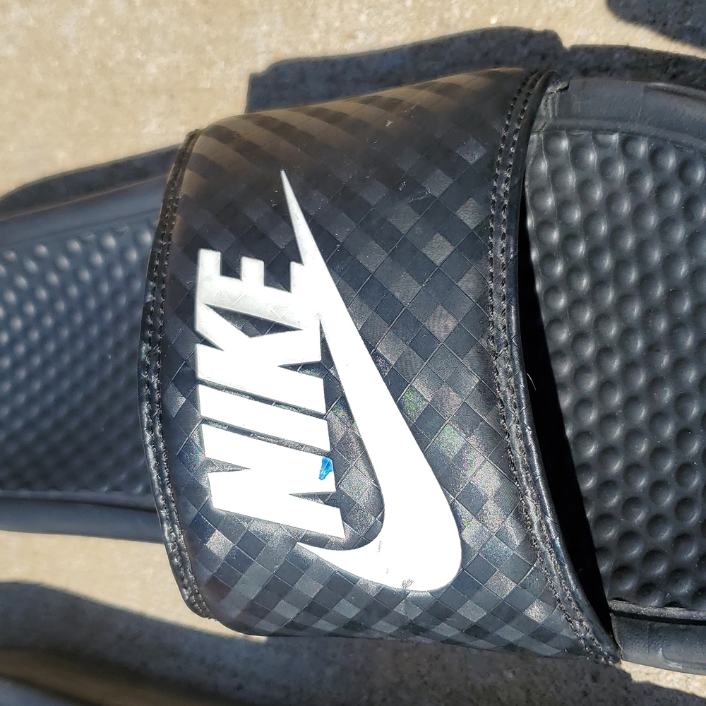 Nike Slides - Picture 3 of 3
